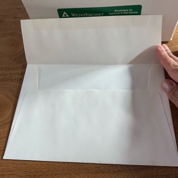 Box of 155 card size envelopes. - Picture 9 of 10